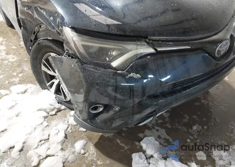 2018 Toyota Rav4 Xle из США, поврежденный, VIN 2T3RFREV8JW841432